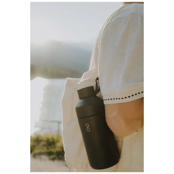 Ocean Bottle vakuumski izolirana boca za vodu, 750 ml - Ocean Bottle Crna
