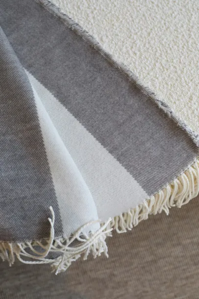 VINGA Tella Aware™ polylana® blanket - Vinga Grey Prirodna