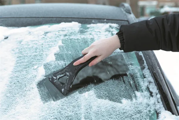  3-in-1 ice scraper Black