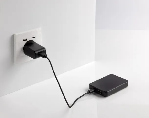 Boostcore prijenosna baterija od 5.000 mAh s USB C priključkom od RCS rplastike - XD Collection Crna 