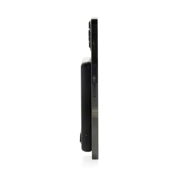 Zen magnetna prijenosna baterija od bambusa i RCS rplastike - 5 W, 5 000 mAh - XD Collection Crna