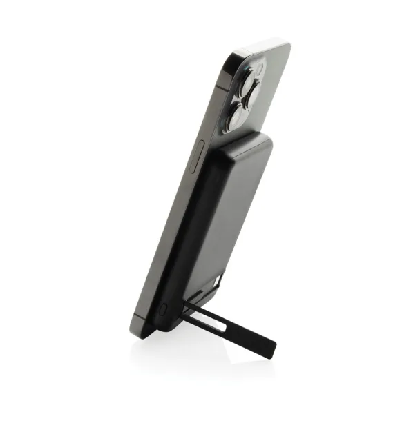 Zen magnetna prijenosna baterija od bambusa i RCS rplastike - 5 W, 5 000 mAh - XD Collection Crna