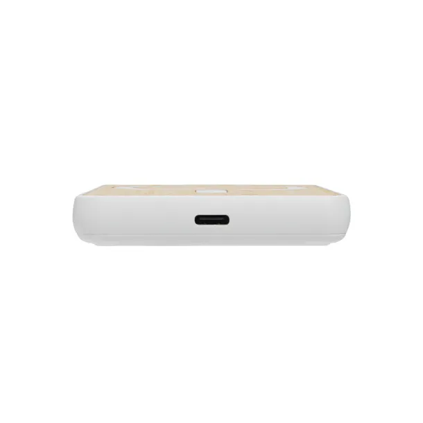 Zen magnetna prijenosna baterija od bambusa i RCS rplastike - 5 W, 5 000 mAh - XD Collection Bijela
