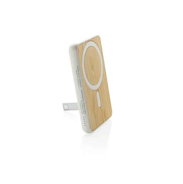 Zen magnetna prijenosna baterija od bambusa i RCS rplastike - 5 W, 5 000 mAh - XD Collection Bijela