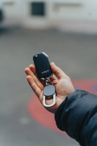 Keyfinder privjesak za traženje ključeva s lociranjem širom svijeta i USB C - XD Collection Crna Siva