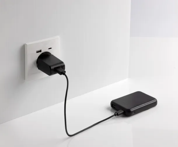 Stellar magnetna prijenosna baterija od 5.000 mAh 5W od RCS rplastike - XD Collection Crna 