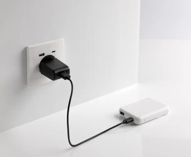 Stellar magnetna prijenosna baterija od 5.000 mAh 5W od RCS rplastike - XD Collection Bijela 