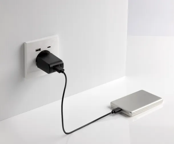 Orion magnetna prijenosna baterija od 5.000 mAh 5W od RCS recikliranog aluminija - XD Collection Srebrna 
