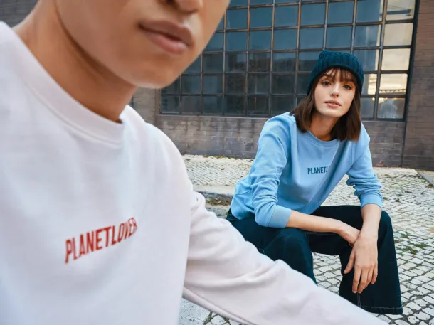  Iqoniq Etosha lightweight recycled cotton crew neck - iqoniq sky blue