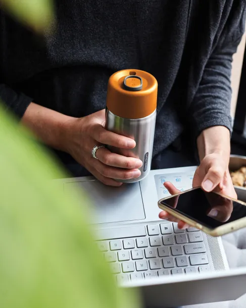 Black+Blum izolirana nepropusna putna šalica od nehrđajućeg čelika, 340 ml - Black + Blum Narančasta