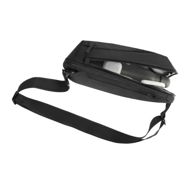 Urban Sling vodootporna proširiva torba preko tijela - XD Design Crna Siva