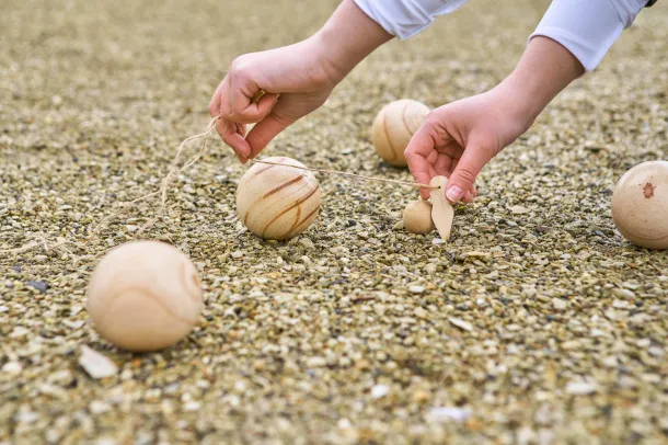 QUILLIAN Wooden ball game set