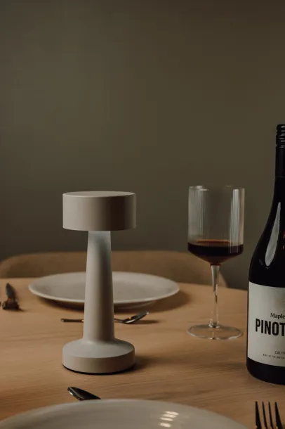 VINGA Maris stolna svjetiljka od RCS recikliranog ABS-a - Vinga beige