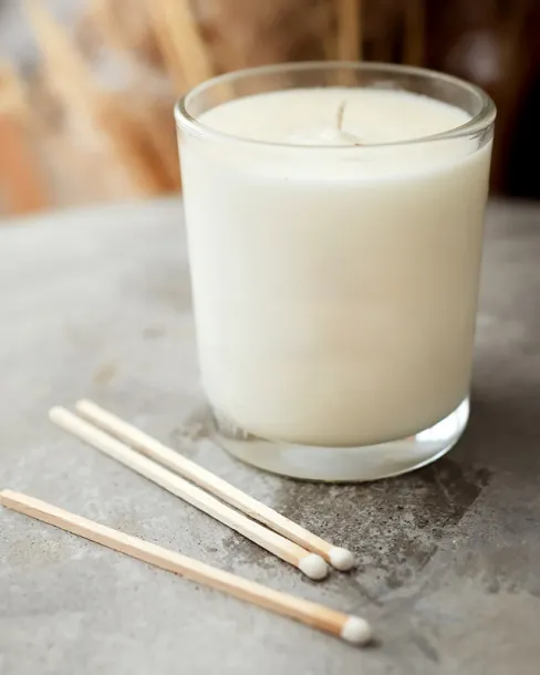  svijeća od sojinog voska 170g - šljiva i pačuli Prozirna