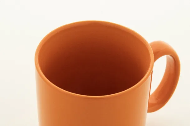 Kolomu coloured ceramic mug Orange