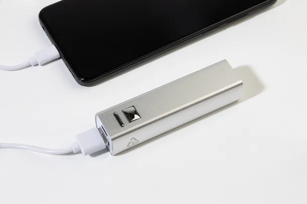 RaluBase prijenosna baterija, 2 600 mAh Srebrna