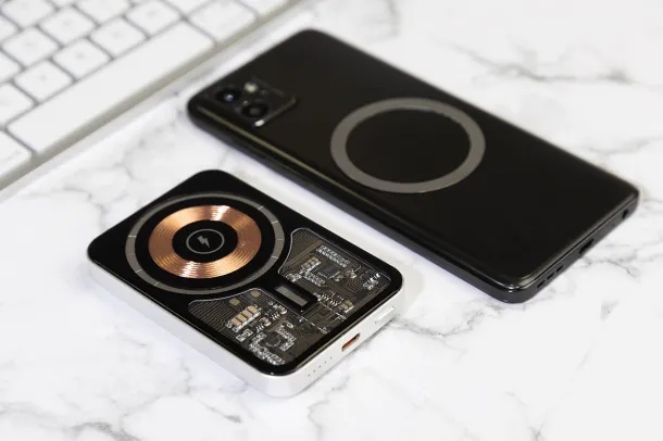 RaluSee prijenosna baterija, 5.000 mAh Srebrna