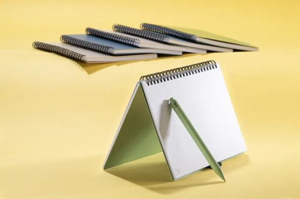 TRESA Notebook with pen  A5 - Russell  Zelena