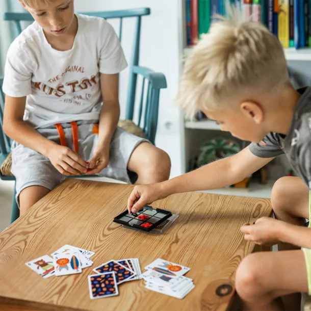 MAGTIC magnetic game of noughts and crosses Black