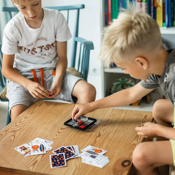 MAGTIC magnetic game of noughts and crosses Black