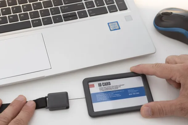 BINO ID ID holder Crna