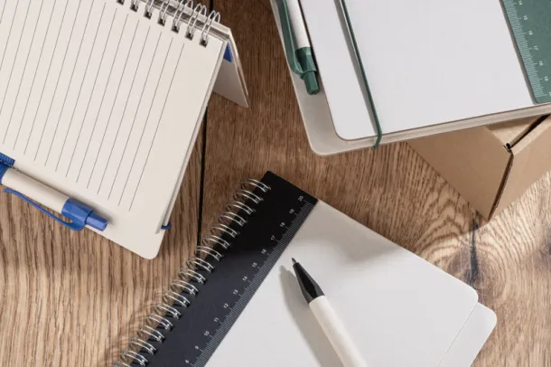 REGALI Notebook with ruler and pen czarny