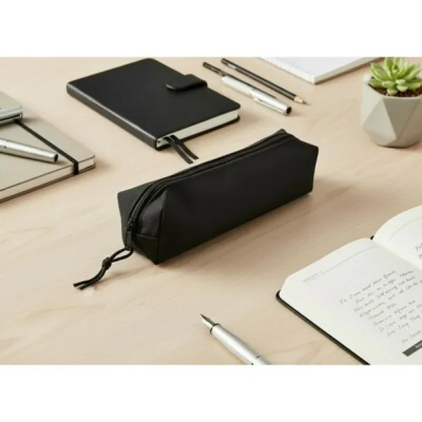  Pencil case Crna