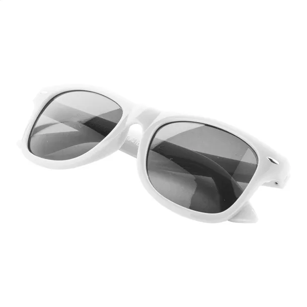 Uluwatu RPET sunglasses White