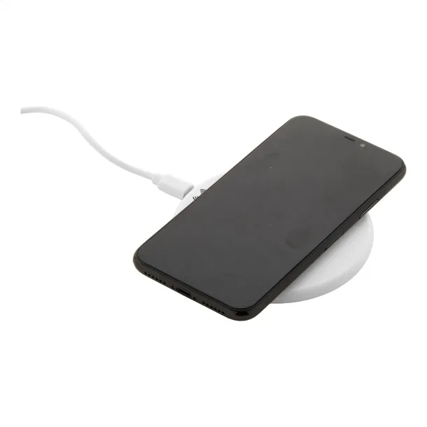 Renergy RABS wireless charger White