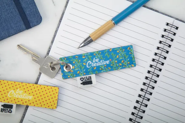 CreaFelt Key A custom keyring White Grey