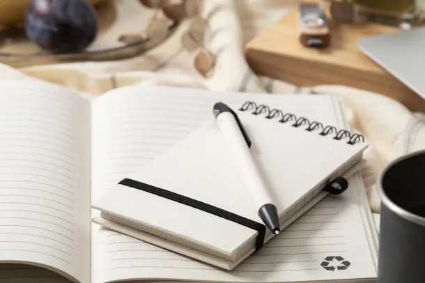 Relact Jot notes od kartona mlijeka, A6 Crna