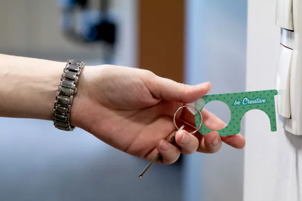 NoTouch Creative hygiene key White