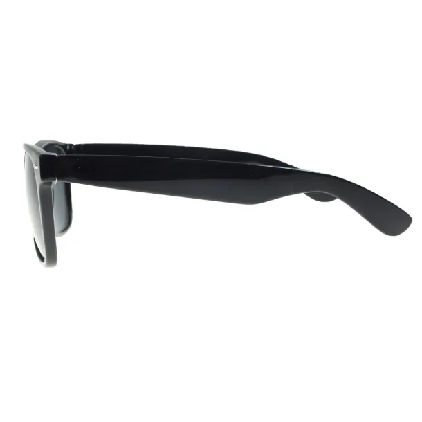  Sunglasses Crna