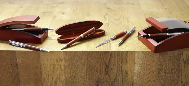  Writing set, ball pen and roller ball pen wood