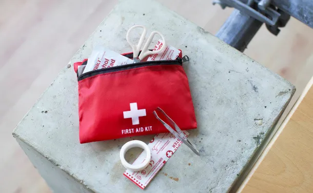  Nylon (210D) first aid kit Rosalina Crvena