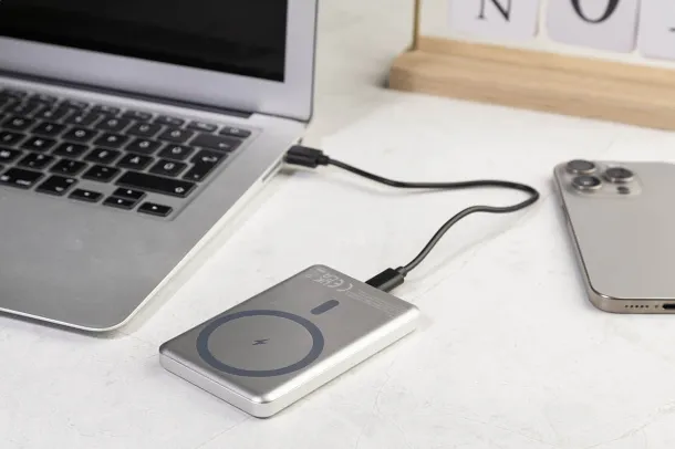 RaluLux prijenosna baterija, 5 000 mAh Srebrna