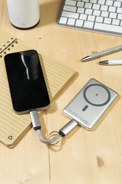 RaluLux prijenosna baterija, 5 000 mAh Srebrna