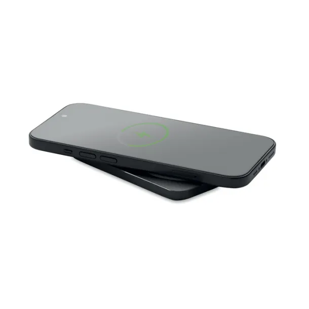 SLIMVOLT Slim magnetska prijenosna baterija 20 W - 5 000 mAh Crna
