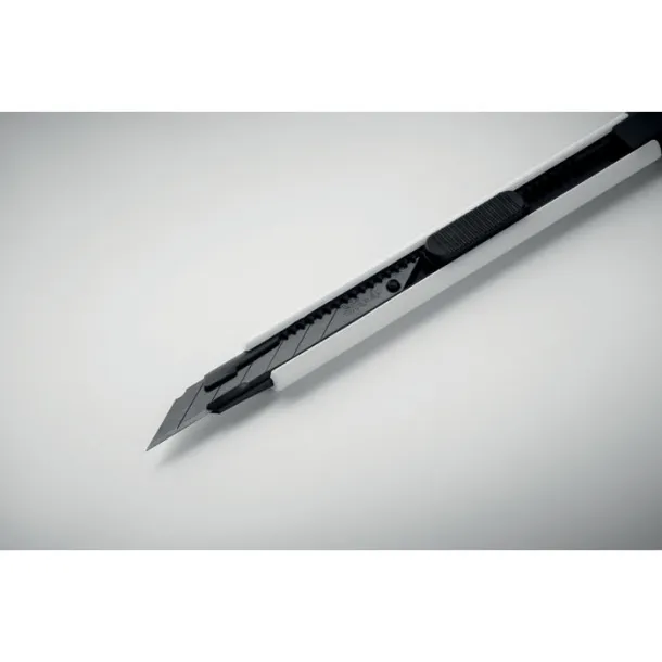 BLADE Small retractable knife White