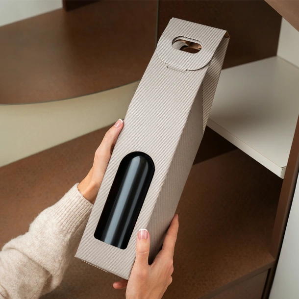 BOTTLE Three-layer self-assembling gift box for a bottle Black