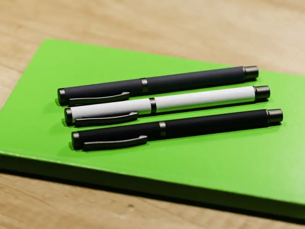TITANIUM R metal roller pen Crna