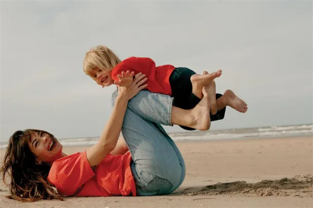  Iqoniq Koli dječja lagana majica od recikliranog pamuka - iqoniq Crvena