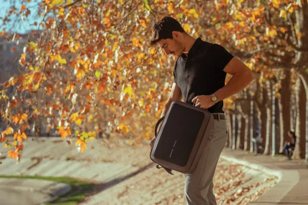  Bobby Bizz 2.0 anti-theft ruksak i aktovka, 16" - XD Design Antracit Crna