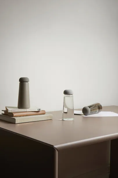  VINGA Erie boca od RCS recikliranog PET-a, 575 ml - Vinga Siva