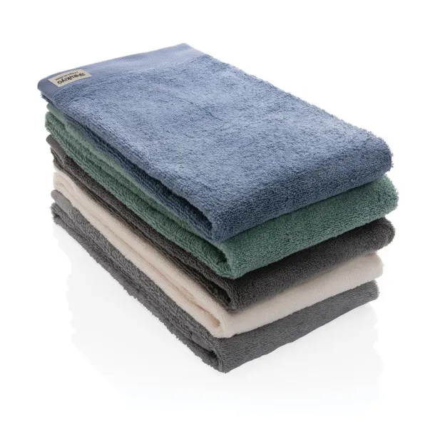 Ukiyo Sakura AWARE™ 500 gsm bath towel 50 x 100cm - Ukiyo Plava 