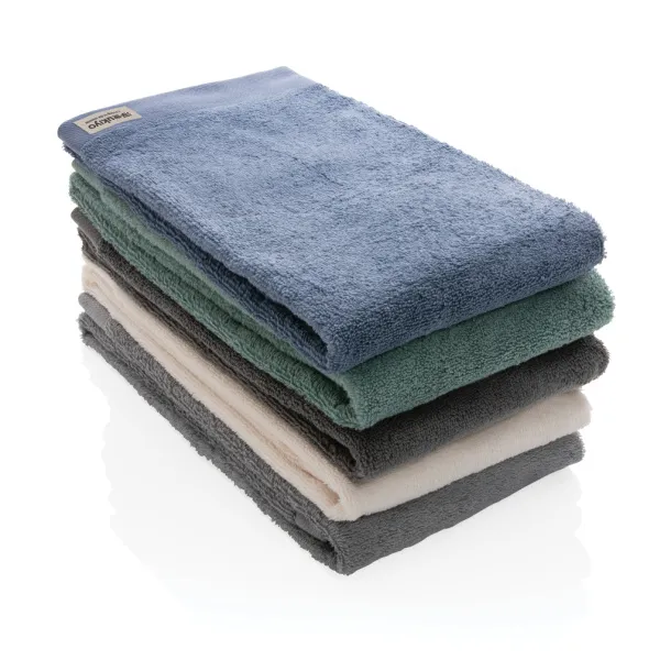 Ukiyo Sakura AWARE™ 500 gsm bath towel 50 x 100cm - Ukiyo Plava 