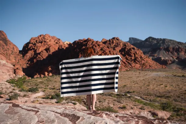  Ukiyo Yukari AWARE™ XL deluxe ručnik za plažu, 100x180 cm - Ukiyo navy