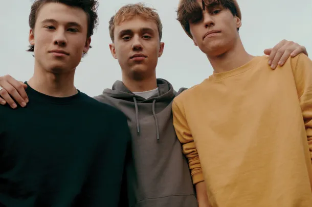  Iqoniq Rila lightweight recycled cotton hoodie - iqoniq anthracite