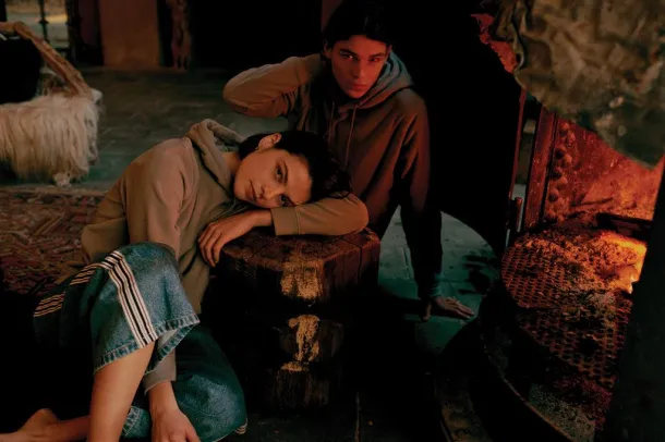  Iqoniq Rila lightweight recycled cotton hoodie - iqoniq light heather grey