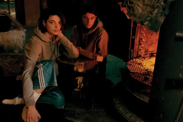  Iqoniq Rila unisex lagani hoodie od recikliranog pamuka - iqoniq light heather grey